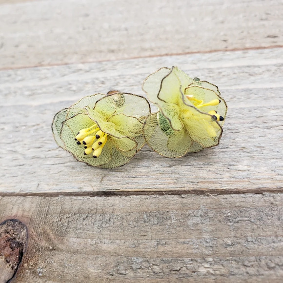 Vintage Floral Earrings • Yellow Flowers • Screwback - Picture 2 of 5